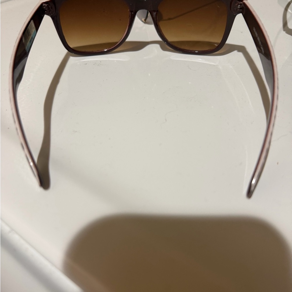 Stylish Women's Sunglasses Set - Leopard Print & Oversized Aviator - Picture 4 of 5